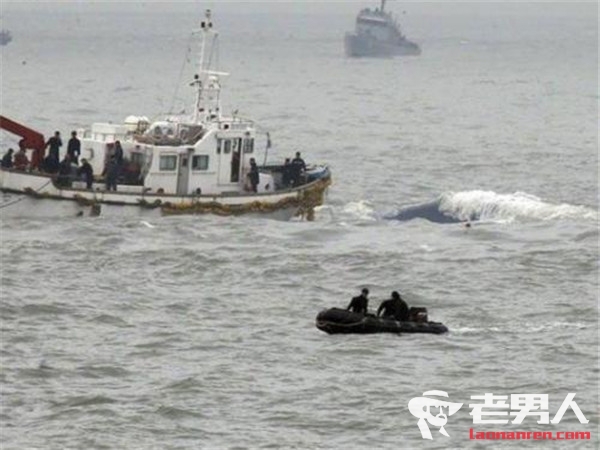 >印度发生船只倾覆 事故造成23人失踪