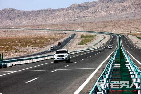 巴基斯坦最长高速通车 斥资100亿元双向六车道