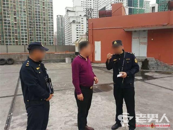 >深圳一驾校学员在7楼天台练车 围墙仅 1.5 米高