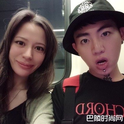 谢和弦带妹开房过夜又吸毒 老婆请警方抓人