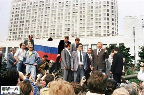 叶利钦为什么解体苏联 苏联解体的直接原因是?叶利钦在苏联解体中充当什么角色?