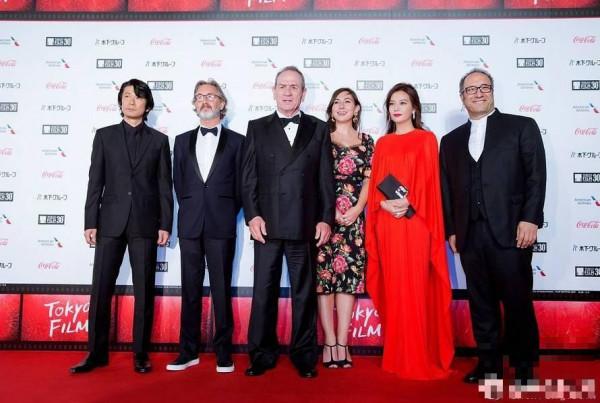 快来目睹哪些明星出席东京国际电影节开幕红毯 赵薇当评委