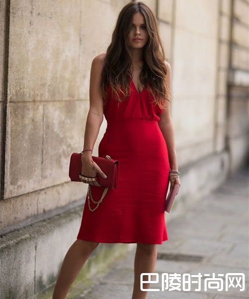 大红裙怎么搭配 大红裙搭配图片