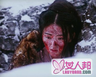 >景甜毁容 夏天拍摄穿厚冬装扮毁容装在雪山坡奔跑吃尽苦头