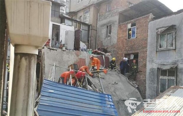 武汉民房坍塌疑煤气泄漏燃爆 4人获救2人仍被埋　
