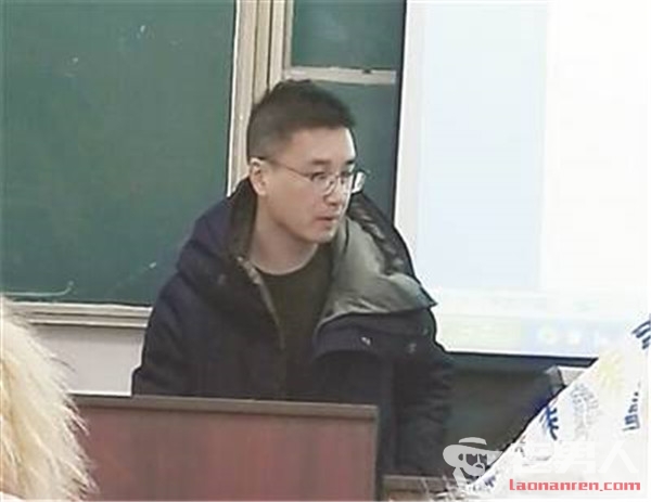 >教师撞脸夜华走红 不少同学纷纷表示想去“蹭课”