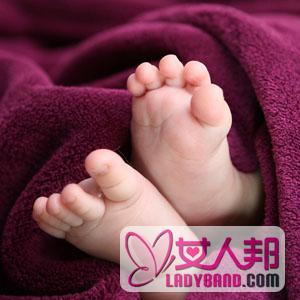 【新生儿缺氧的症状】新生儿缺氧怎么办_新生儿缺氧后遗症