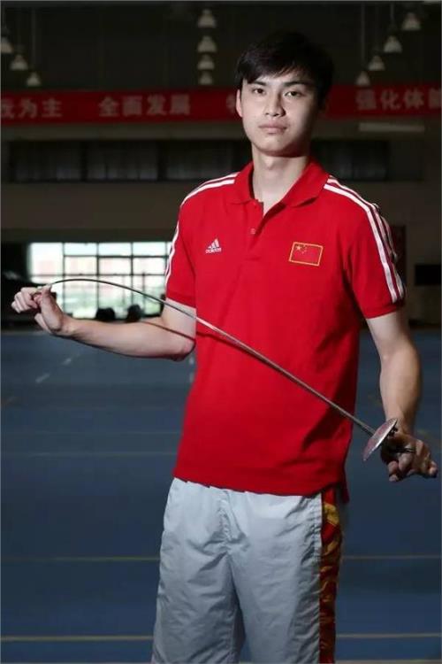 陈海威年龄 2014年击剑世锦赛花剑团体赛 南安陈海威与队友勇夺亚军