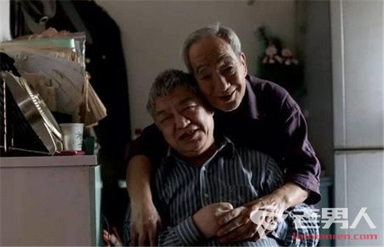 照顾病弟终身未娶  77岁依然单身与弟同睡五十年