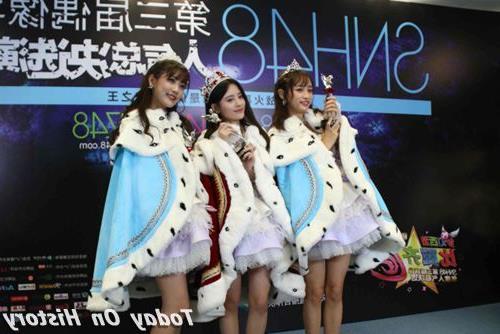 >李艺彤和鞠婧祎 SNH48总选鞠婧祎夺冠李艺彤和黄婷婷分获第二 第三