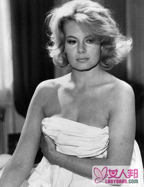 第一代邦女郎莫莉·彼特丝过世 007电影《霹雳弹》近乎全裸出镜