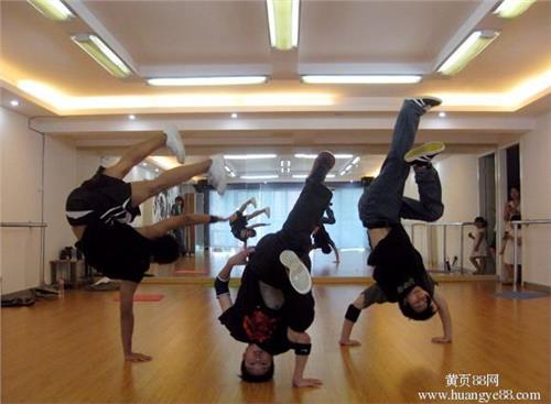 深圳暑期学街舞|福田少儿街舞培训福田初级街舞班