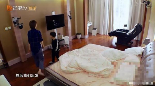 曝黄圣依北京卧室的内景 和安迪奶奶比是相当低调了