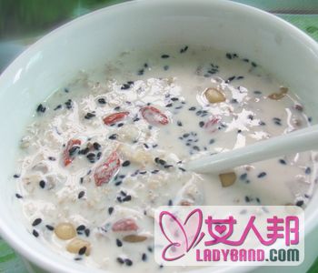 >【牛奶燕麦粥减肥吗】牛奶燕麦粥的做法_牛奶燕麦粥的热量