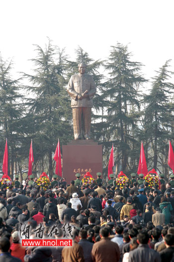 韶山毛泽东广场竣工落成 毛泽东铜像移位90米
