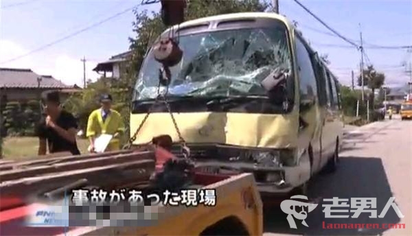 >日本载中游客大巴发生车祸 致车内17人受伤