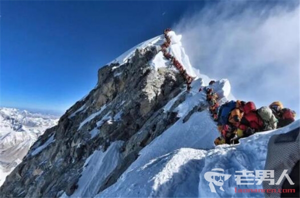 珠峰拥堵多人丧生 迄今已有14人死亡
