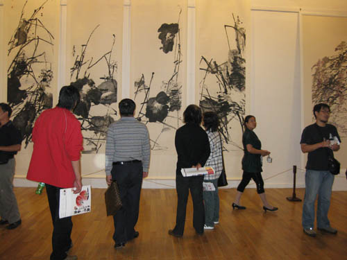 张立辰美术馆 张立辰母校汇报展在中国美术学院美术馆举行