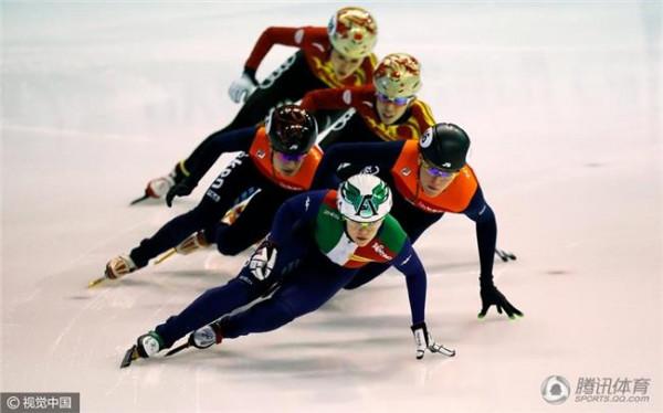 >速度滑冰张虹 速度滑冰世界杯哈尔滨站 于静500季军张虹第10