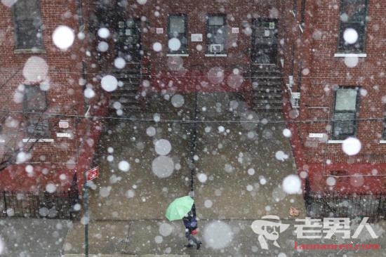 美东北部风雪袭击 暴风雪致数十万户家庭停电
