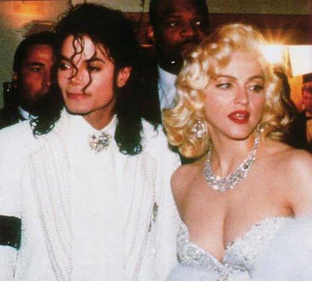 >【MJ不喜欢麦当娜】麦当娜自曝为迈克尔杰克逊倾倒 披露交往细节
