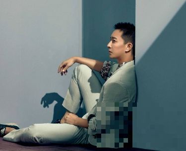 韩庚登男人杂志封面 酷帅迷倒万千少女