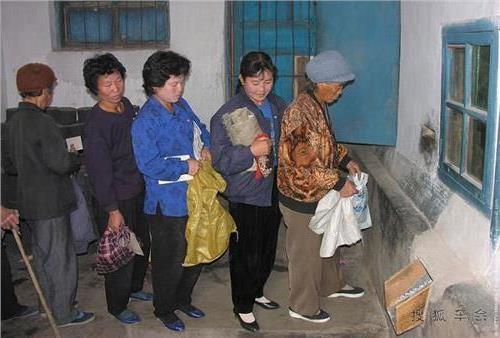 >朝鲜人民的真实生活 那里的女人太惨了!