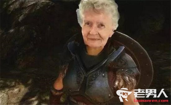 >老奶奶当游戏主播 一直保持一颗年轻的心