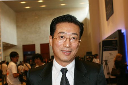 冯东明参谋长 专访美克集团董事长冯东明:以美启真