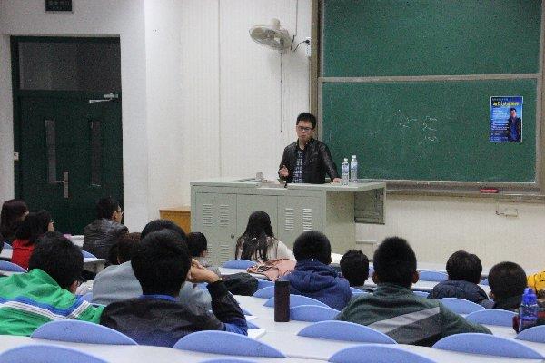 >赵亮理工 莱弗英语学校创始人赵亮做客物理与电子工程系