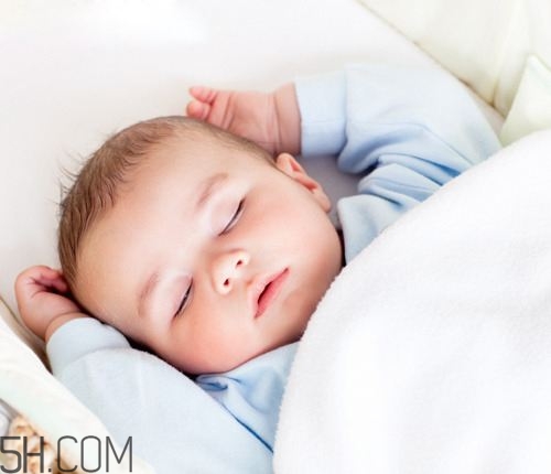 >冬天宝宝午睡要注意什么？冬季宝宝错误的午休方法有哪些？