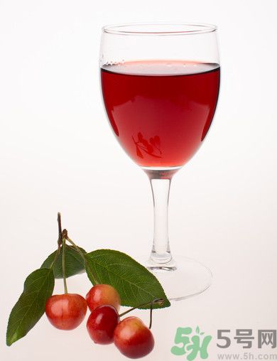 樱桃泡酒能治疗痛风吗？樱桃泡酒能喝吗？