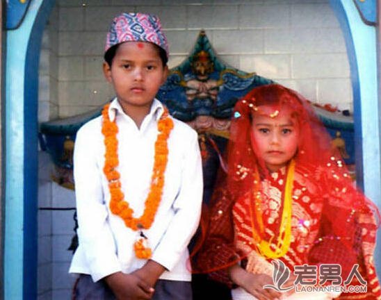 儿童集体婚礼 最小仅7岁的女孩嫁给16岁男孩当新娘(组图）