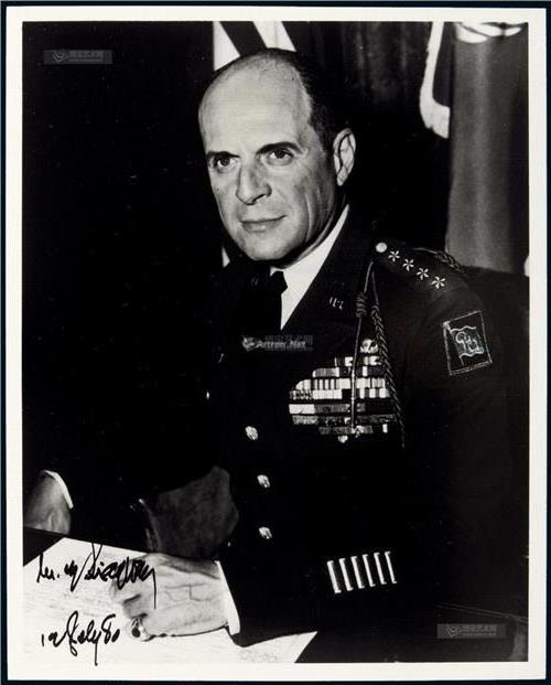 美国陆军上将约翰弗朗西斯丹妮尔·坎贝尔尔将军有老婆吗