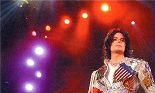 迈克尔泰森 迈克尔·杰克逊签名表演服在纽约拍出2000万天价