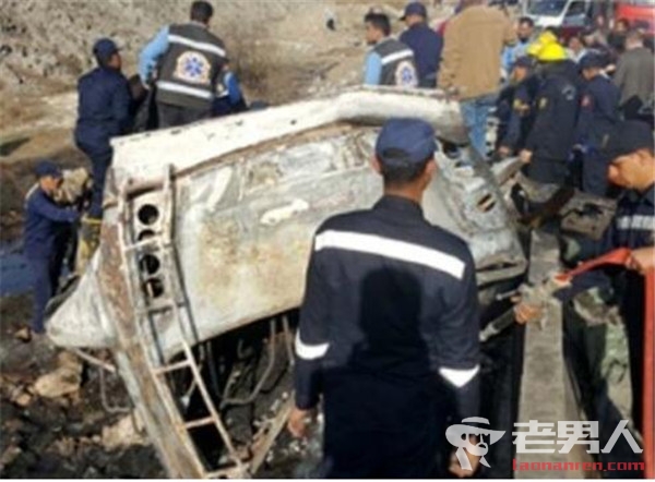 埃及一大巴翻车致8死21伤 死亡人数或进一步增加