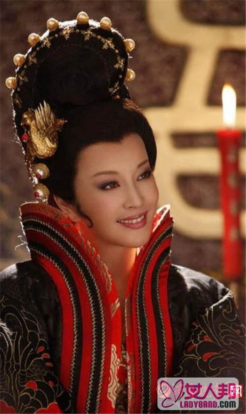 >刘晓庆霸气林心如干练 热播影视剧中的经典皇后造型盘点