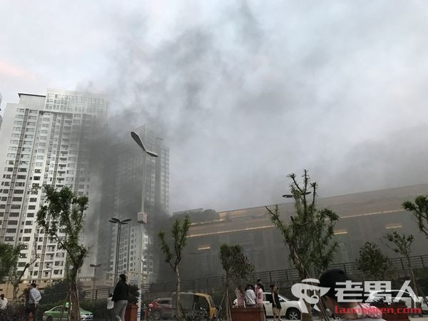 >四川市场发生火灾 火情再生变数改为外攻救援