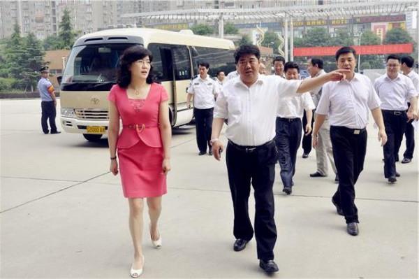 程安东李婧 李婧副市长丈夫是谁 西安市副市长李婧背景资料