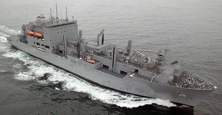 美国海军干货弹药船刘易斯与克拉克号进行海试