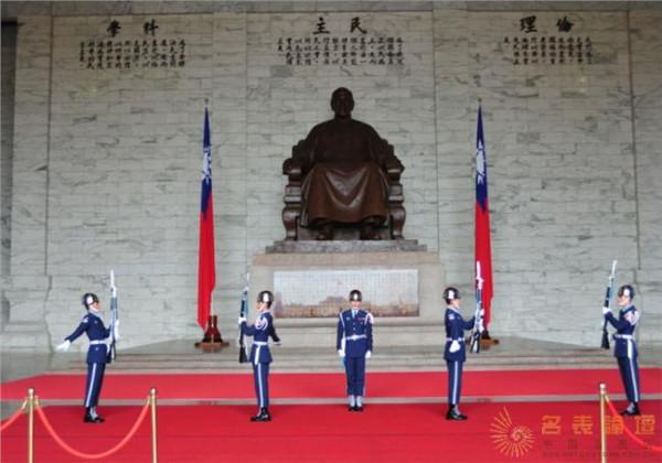 邱延鹏背景 半年两次换岗 邱延鹏接替杜景臣任海军参谋长