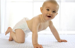 一岁前宝宝脊椎发育关键是什么