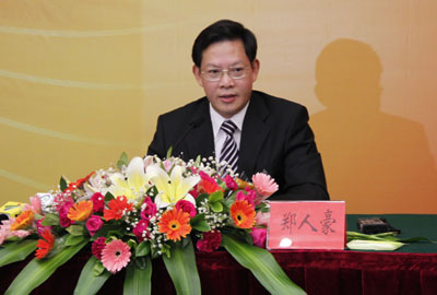 郑人豪出席中国市长协会代表大会