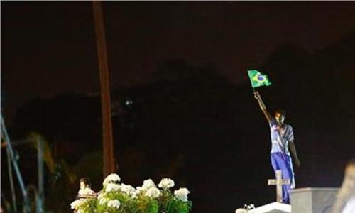 巴西总统博尔索纳罗 巴西总统大选第一轮投票:博尔索纳罗高票领先