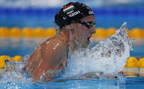 >【女子400米混合泳世界纪录】匈牙利霍斯祖破世界纪录夺冠