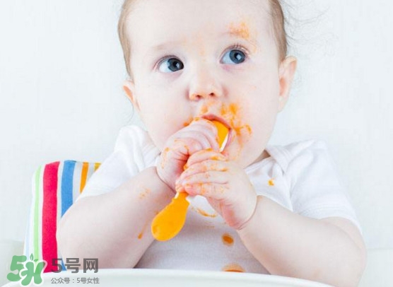 >宝宝几个月开始补钙最合适？婴幼儿几个月的时候吃鱼肝油