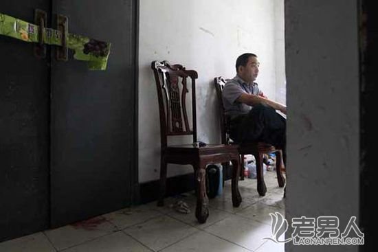 准大学生砍死爷爷砍伤母亲 一直面带微笑（图）