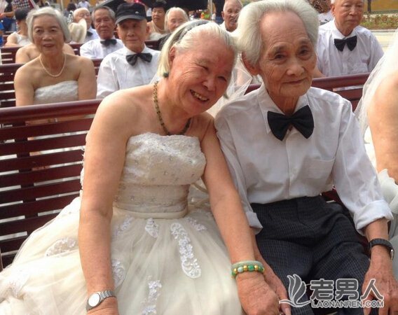 金婚是多少年？广西桂林29对老人穿婚纱庆祝金婚