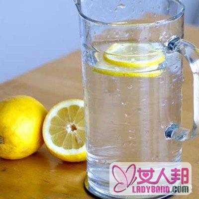 柠檬蜂蜜水什么时间喝最好？ 喝这个可以减肥你知道吗