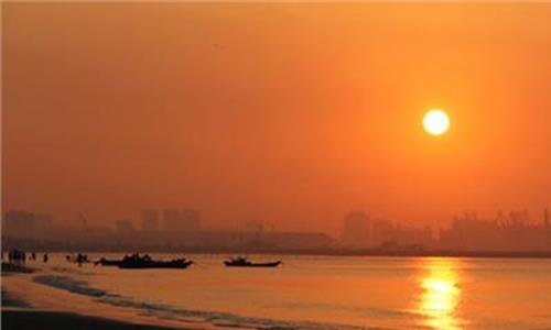 巴金的海上日出原文 洱海日出之美不同于普通意义上的海上日出